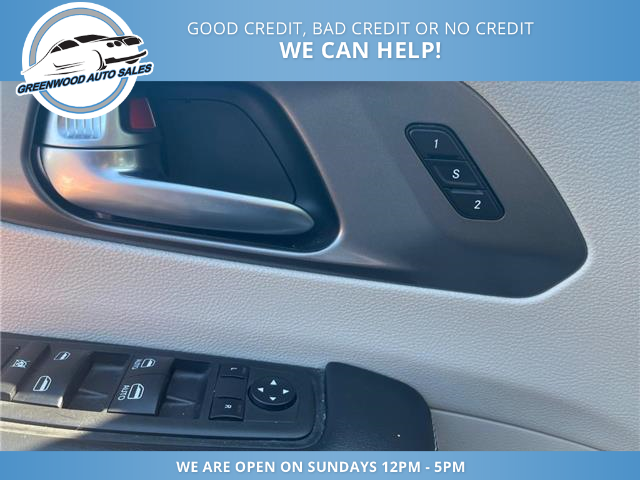 2023 Chrysler Pacifica Touring-L (Stk: 23-621817) in Greenwood - Image 20 of 21