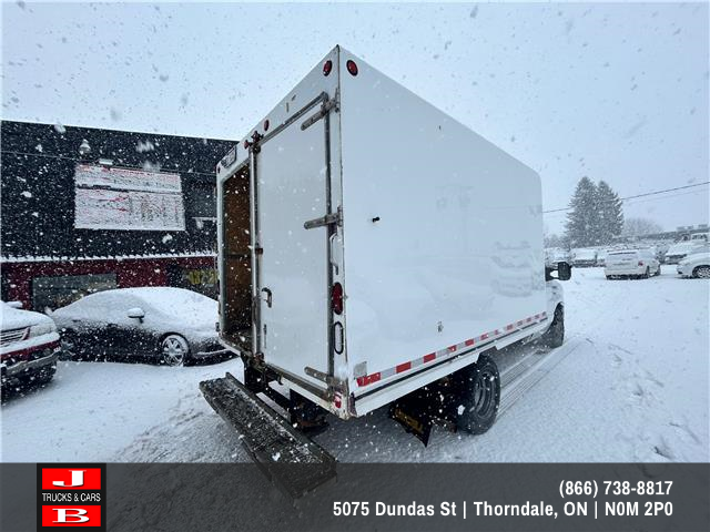 2016 Ford E-350 Cutaway Base (Stk: 9333) in Thordale - Image 2 of 4