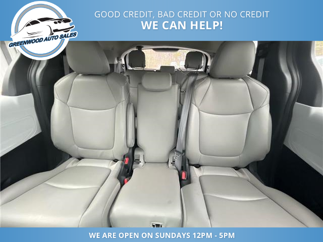 2025 Toyota Sienna XLE 8-Passenger (Stk: 25-234720) in Greenwood - Image 10 of 25