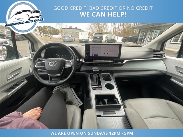 2025 Toyota Sienna XLE 8-Passenger (Stk: 25-234720) in Greenwood - Image 11 of 25