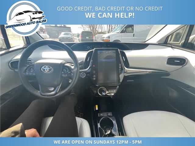 2022 Toyota Prius Prime Upgrade (Stk: 22-223530) in Greenwood - Image 10 of 23