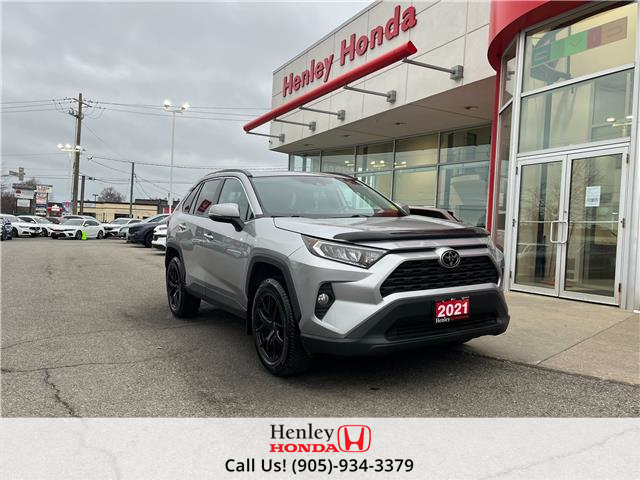 2021 Toyota RAV4 XLE (Stk: R12700) in St. Catharines - Image 2 of 12