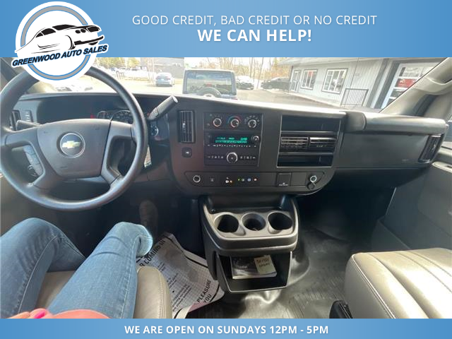2024 Chevrolet Express 3500 Work Van (Stk: 24-203066) in Greenwood - Image 9 of 16