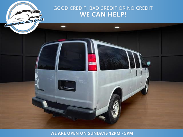 2022 Chevrolet Express 3500 LS (Stk: 22-199472) in Greenwood - Image 5 of 14