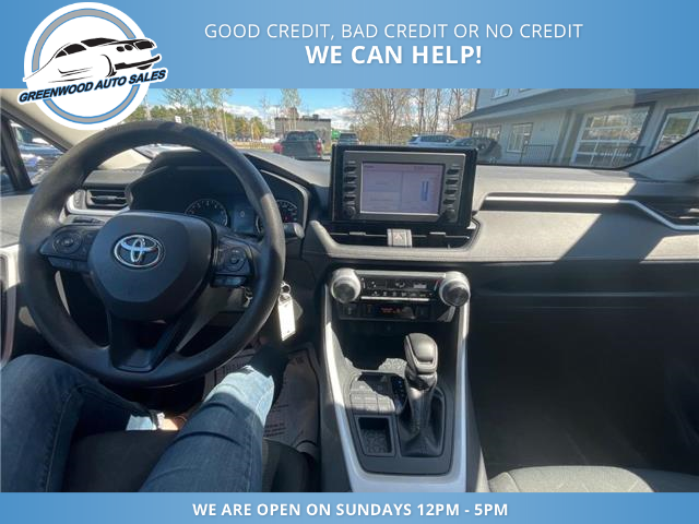 2020 Toyota RAV4 LE (Stk: 20-125275) in Greenwood - Image 11 of 20