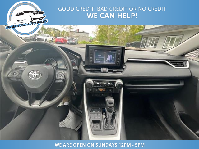 2020 Toyota RAV4 LE (Stk: 20-131333) in Greenwood - Image 9 of 15