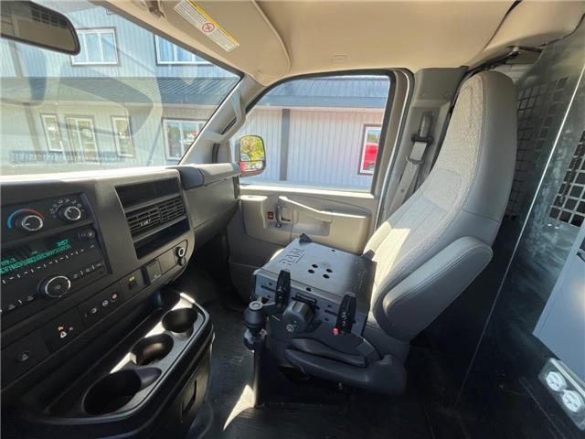 2020 GMC Savana 3500 Work Van (Stk: 20-119357) in Greenwood - Image 9 of 16