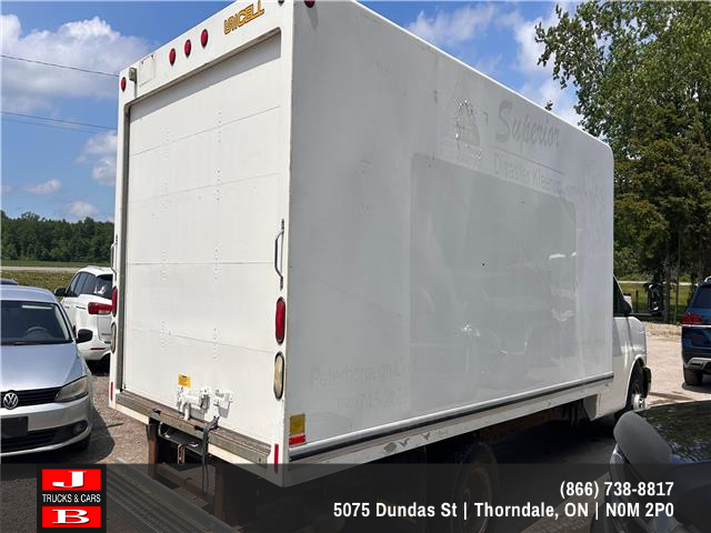 2011 GMC Savana Cutaway Standard (Stk: 9377) in Thordale - Image 2 of 4