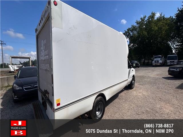 2016 Ford E-450 Cutaway Base (Stk: 9371) in Thordale - Image 2 of 4