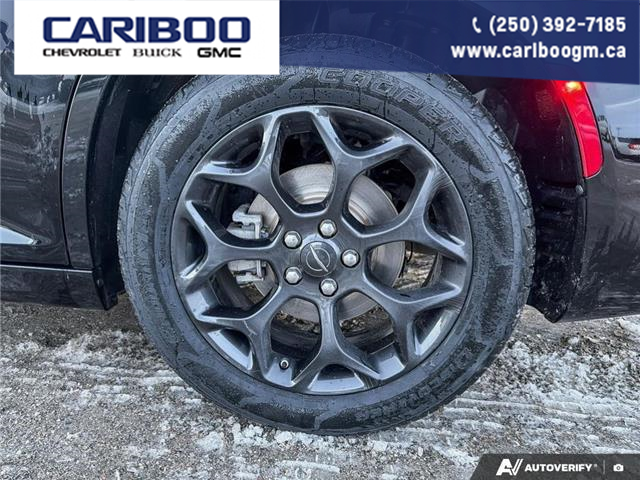 2022 Chrysler 300 Touring L (Stk: PO2351A) in Dawson Creek - Image 6 of 25