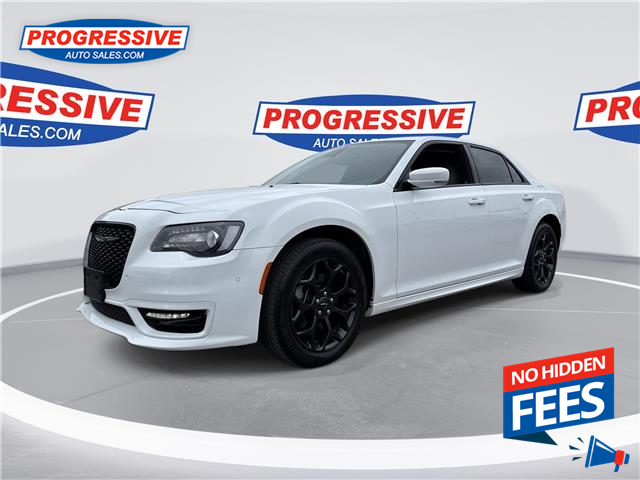 2023 Chrysler 300 Touring-L (Stk: PH561269) in Sarnia - Image 1 of 24