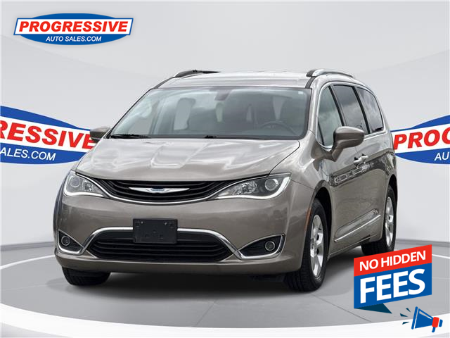 2018 Chrysler Pacifica Hybrid Touring-L (Stk: JR126862T) in Sarnia - Image 1 of 25