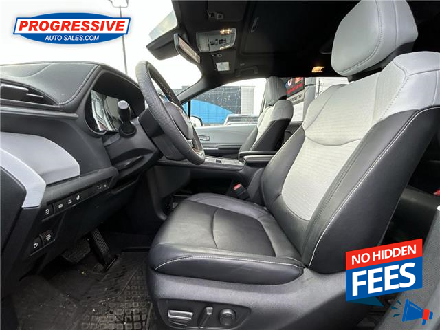 2025 Toyota Sienna LE 8-Passenger (Stk: SS195808P) in Sarnia - Image 12 of 24