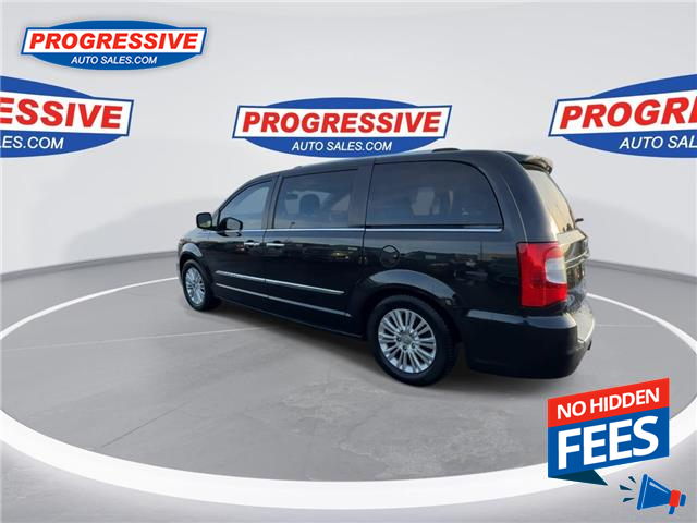 2015 Chrysler Town & Country Limited (Stk: FR532270P) in Sarnia - Image 7 of 23