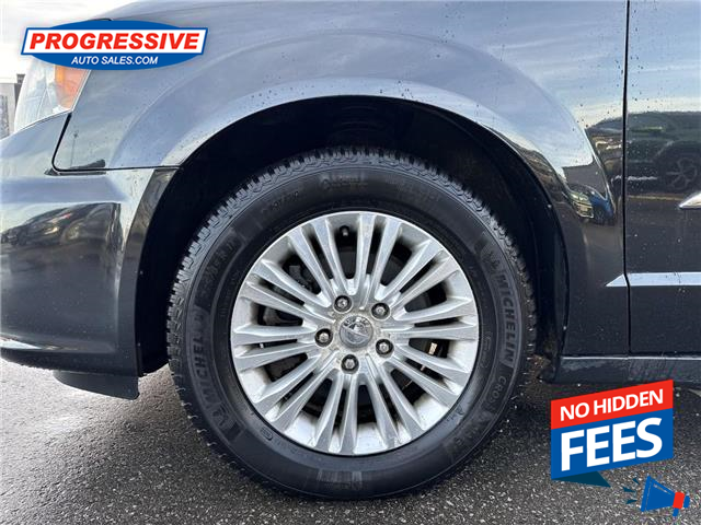 2015 Chrysler Town & Country Limited (Stk: FR532270P) in Sarnia - Image 11 of 23