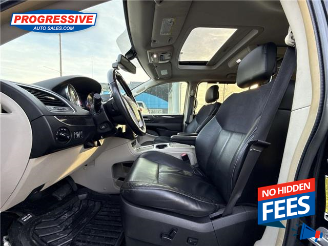 2015 Chrysler Town & Country Limited (Stk: FR532270P) in Sarnia - Image 12 of 23