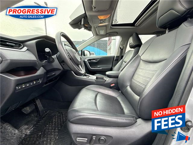 2019 Toyota RAV4 Limited (Stk: KW008646) in Sarnia - Image 12 of 26