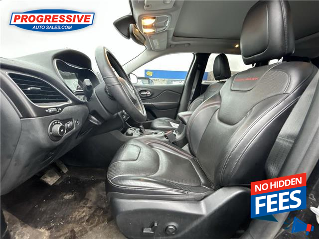 2019 Jeep Cherokee Trailhawk (Stk: KD210124) in Sarnia - Image 12 of 24