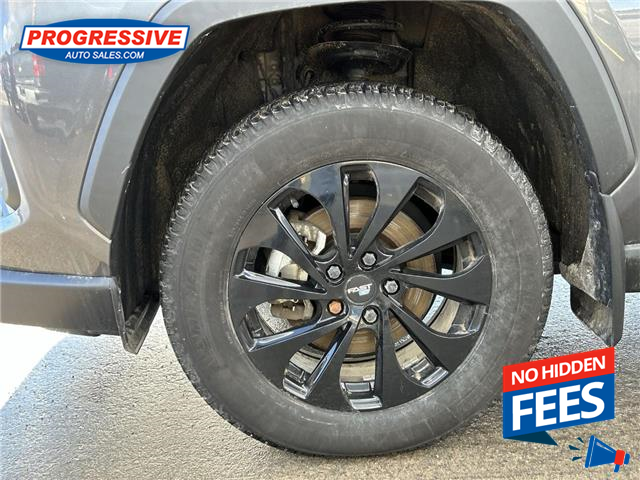 2023 Toyota RAV4 Hybrid LE (Stk: PW180890) in Sarnia - Image 11 of 24