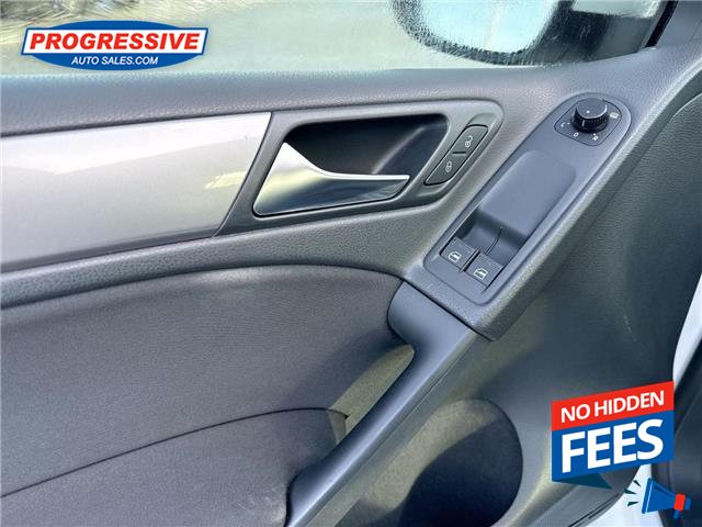 2010 Volkswagen Golf 2.5L Trendline (Stk: AW105444T) in Sarnia - Image 14 of 23