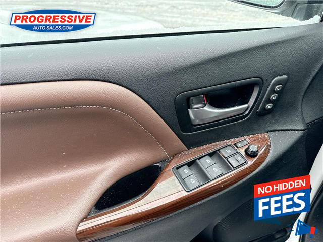 2018 Toyota Sienna XLE 7-Passenger (Stk: JS209449) in Sarnia - Image 14 of 27