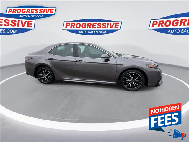 2022 Toyota Camry Hybrid SE (Stk: NU018194) in Sarnia - Image 10 of 25