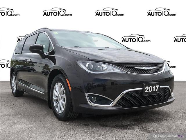 2017 Chrysler Pacifica Touring-L (Stk: FE127A) in Sault Ste. Marie - Image 1 of 25