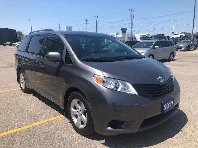 2017 Toyota Sienna 7 Passenger (Stk: 45151A) in Chatham - Image 1 of 13