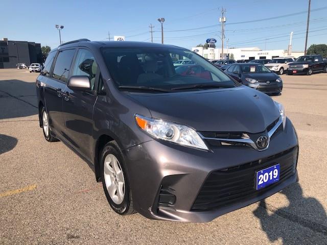 2019 Toyota Sienna LE 8-Passenger (Stk: CP10727) in Chatham - Image 1 of 11