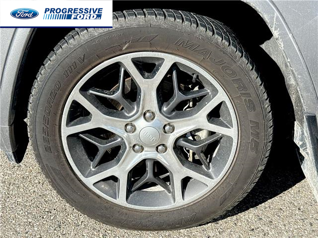 2021 Jeep Grand Cherokee Overland (Stk: MC748876T) in Wallaceburg - Image 10 of 26