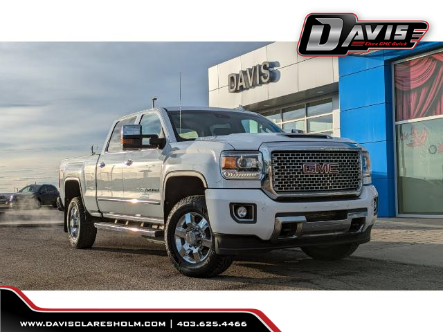 2017 GMC Sierra 3500HD Denali (Stk: 252891) in Claresholm - Image 1 of 50