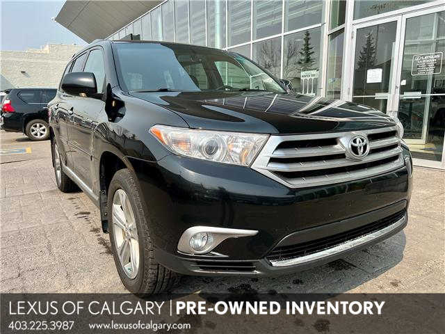 2013 Toyota Highlander V6 Limited (Stk: 220600C) in Calgary - Image 1 of 18