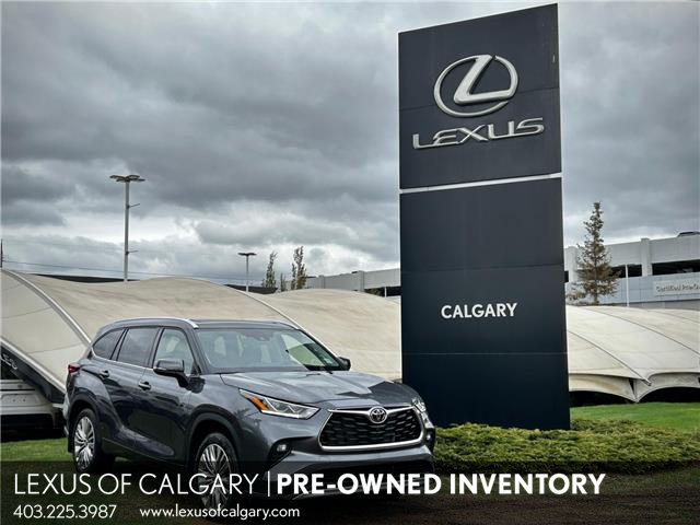2022 Toyota Highlander Limited (Stk: 250927A) in Calgary - Image 1 of 24