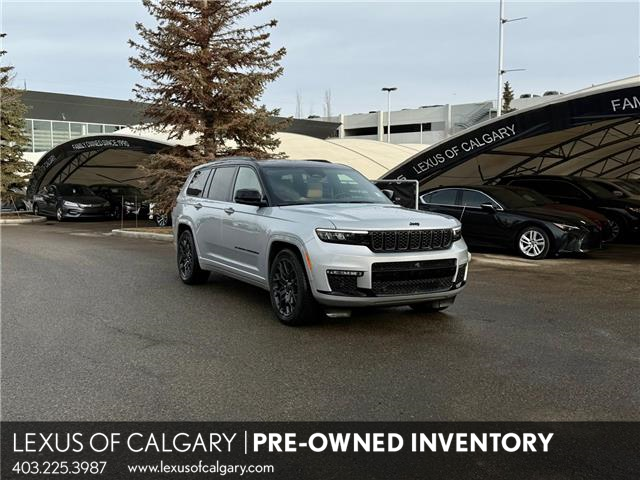 2025 Jeep Grand Cherokee L Summit (Stk: 260270A) in Calgary - Image 1 of 23