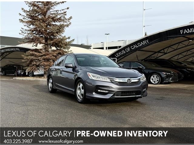 2016 Honda Accord Touring (Stk: 260083C) in Calgary - Image 1 of 18