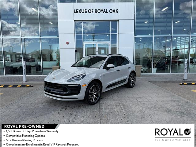 2025 Porsche Macan  - 11,985km