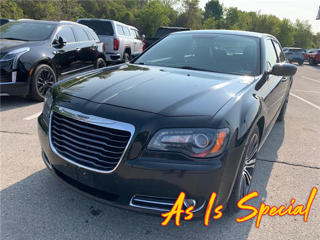 2012 Chrysler 300 S V6 (Stk: 161923) in London - Image 1 of 12