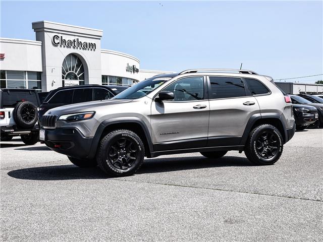 2019 Jeep Cherokee Trailhawk (Stk: U05176) in Chatham - Image 1 of 28