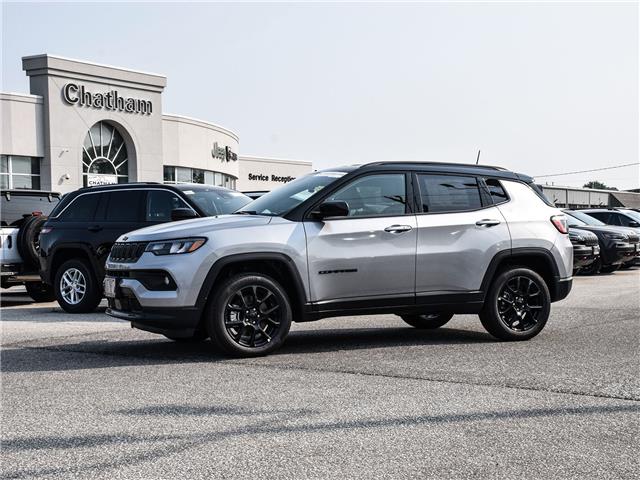 2023 Jeep Compass Altitude (Stk: N05845) in Chatham - Image 1 of 30