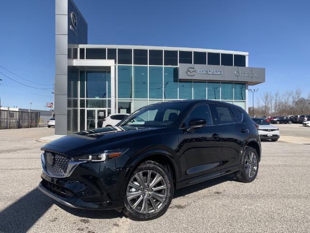 2024 Mazda CX-5 Signature (Stk: NM3907) in Chatham - Image 1 of 21