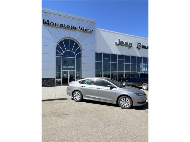2016 Chrysler 200 LX (Stk: AN096C) in Olds - Image 1 of 6