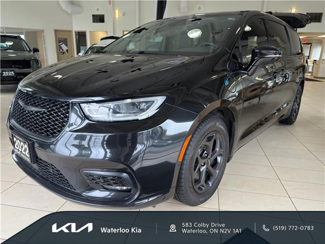 2022 Chrysler Pacifica Hybrid Limited (Stk: 26002A) in Waterloo - Image 1 of 10