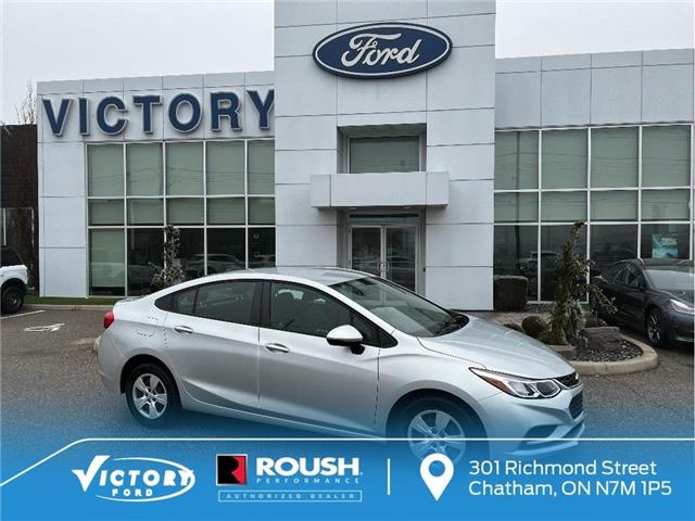 2018 Chevrolet Cruze LS Auto (Stk: V45718) in Chatham - Image 1 of 27