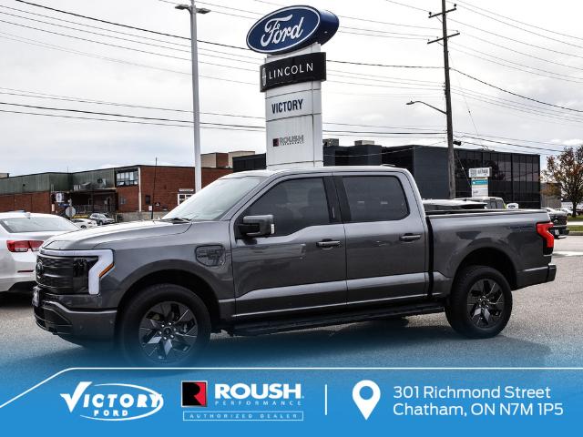 2022 Ford F-150 Lightning  (Stk: V3543HL) in Chatham - Image 1 of 37