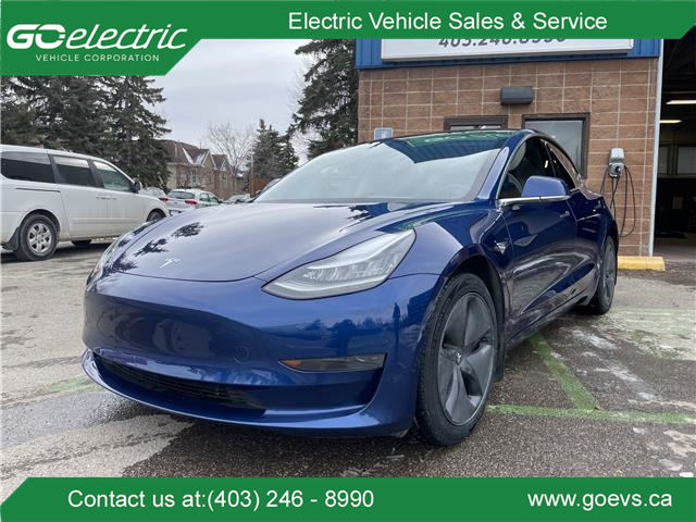 2020 Tesla Model 3 Standard Range Plus (Stk: R-20TEMBLU8556) in Calgary - Image 1 of 12
