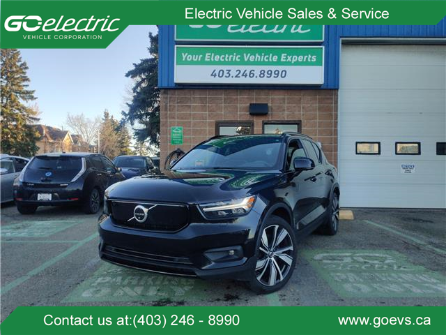 2021 Volvo XC40 Recharge Pure Electric P8 (Stk: R-21VOXBLA6383) in Calgary - Image 1 of 18