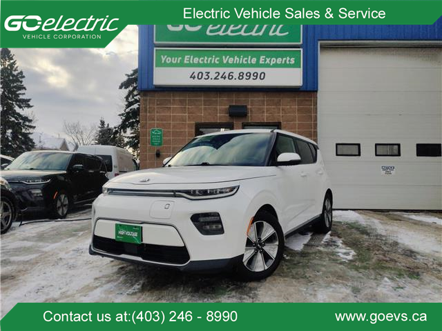 2020 Kia Soul EV EV Limited (Stk: R-20KISWHI5884) in Calgary - Image 1 of 17
