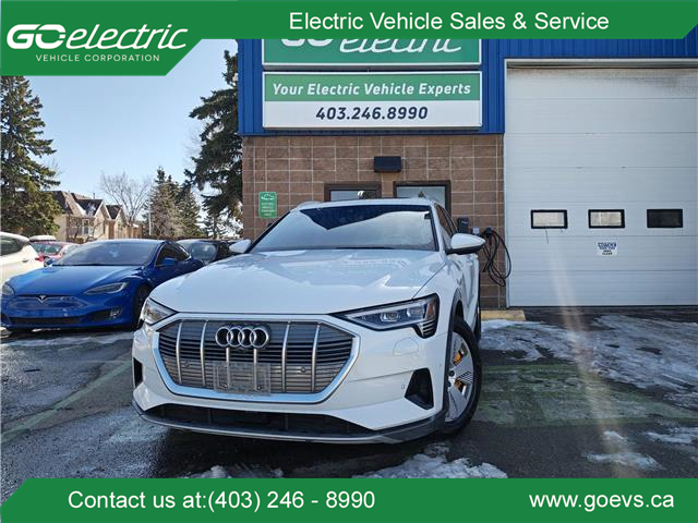 2019 Audi e-tron 55 Technik (Stk: R-19AUEWHI7725) in Calgary - Image 1 of 17