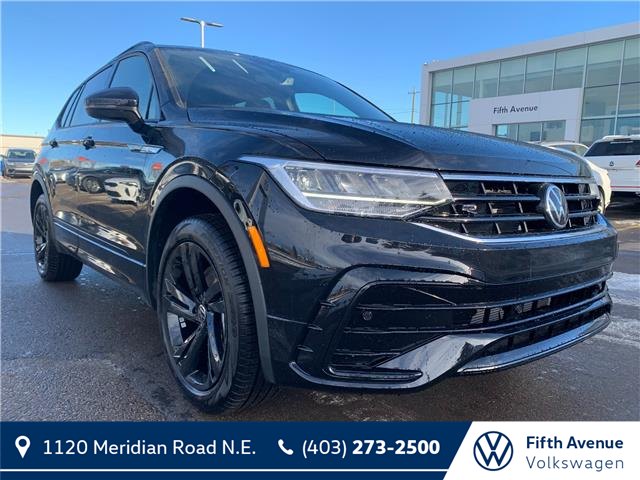 2023 Volkswagen Tiguan Comfortline R-Line Black (Stk: 23064) in Calgary - Image 1 of 22