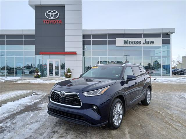 2021 Toyota Highlander Limited (Stk: 2391991) in Moose Jaw - Image 1 of 25